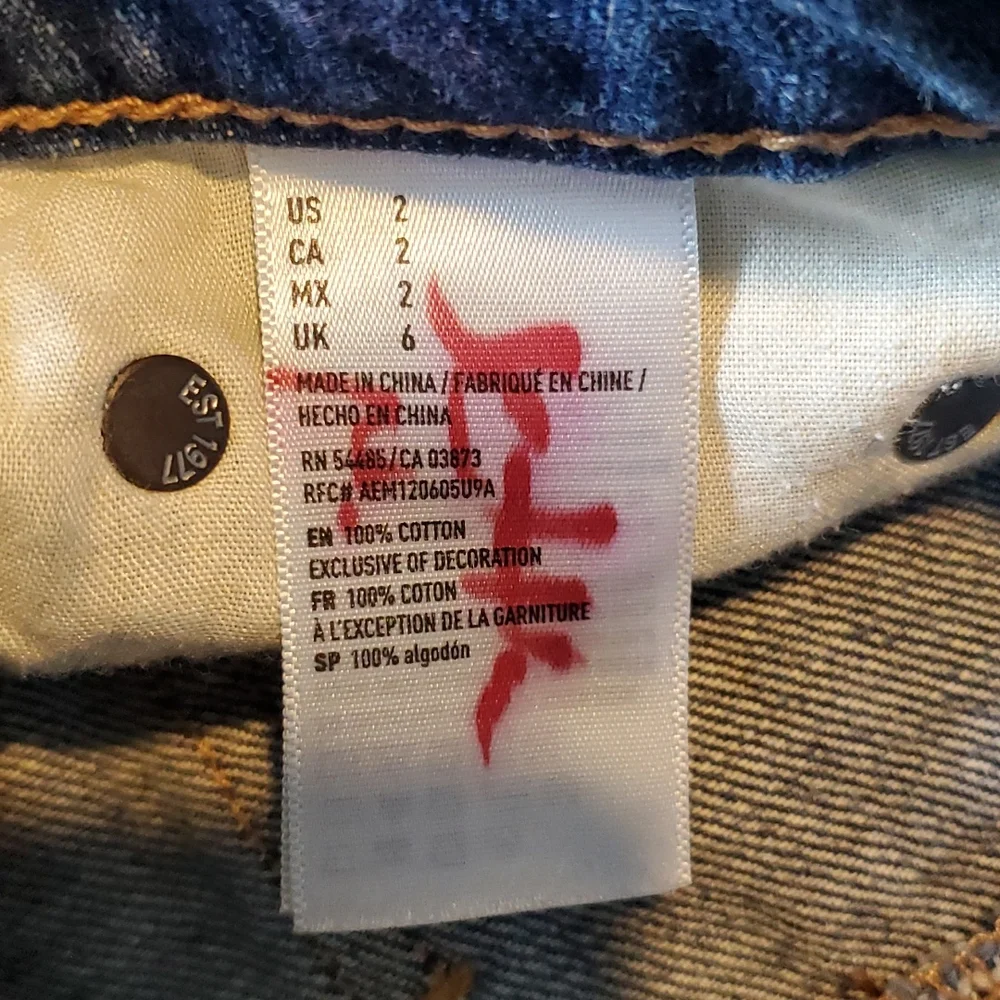 American Eagle Outfitters Blue Denim mini skirt size 2 distressed Frayed - Picture 10 of 10